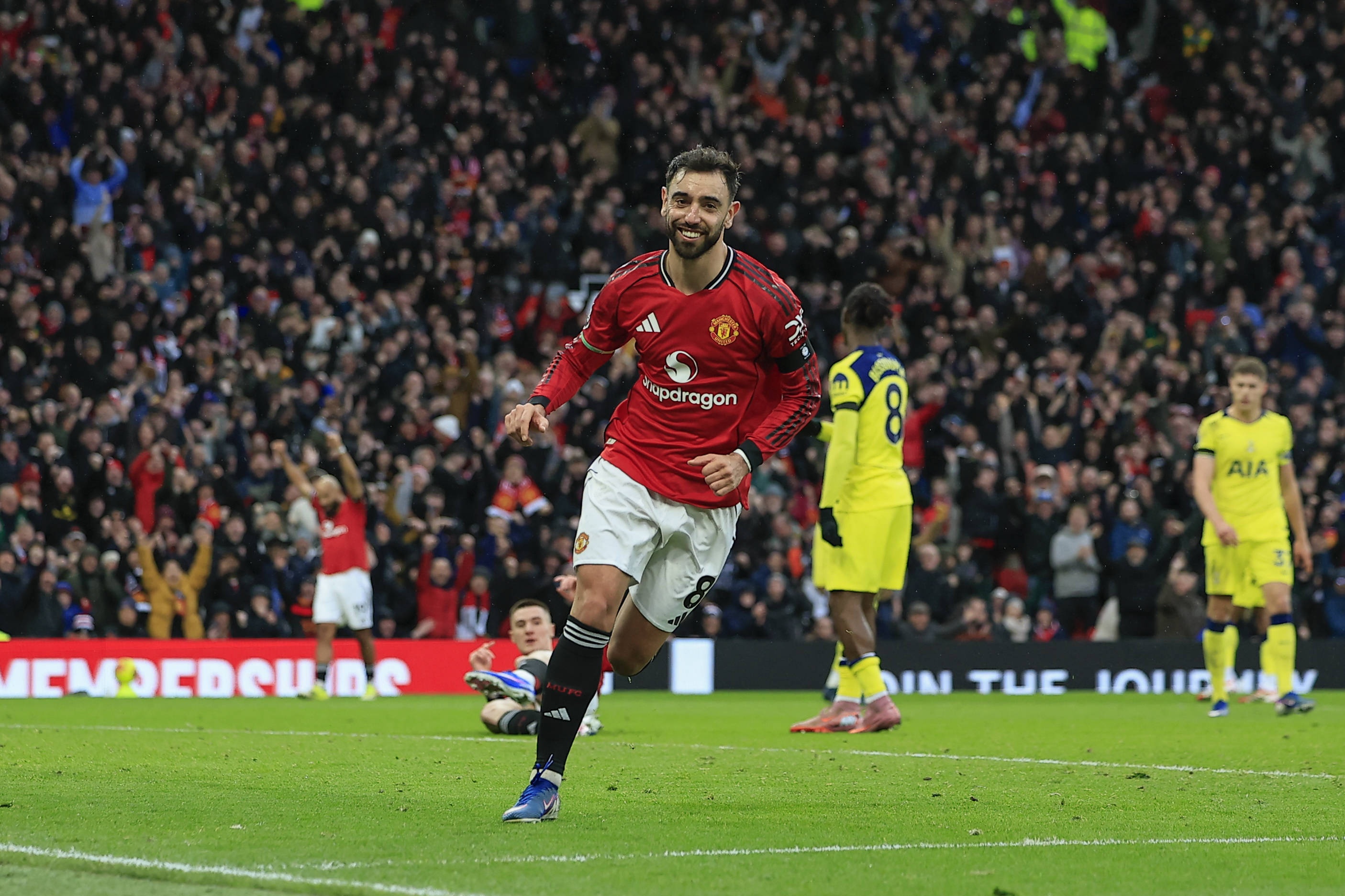 乐鱼直播-评论员：B费总能锁定他的队友，并选择最合适的方式将球传给他们